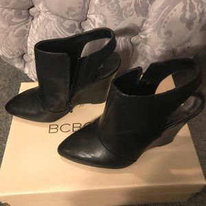 BCBG Leather wedge size 6.5
